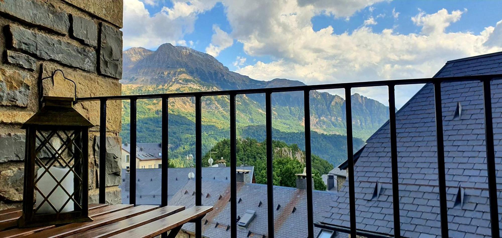 Valtrama Suite Tramacastilla de Tena Luaran gambar